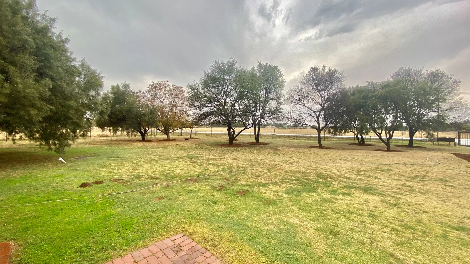 Lovely house on 1ha land to rent in Bainsvlei