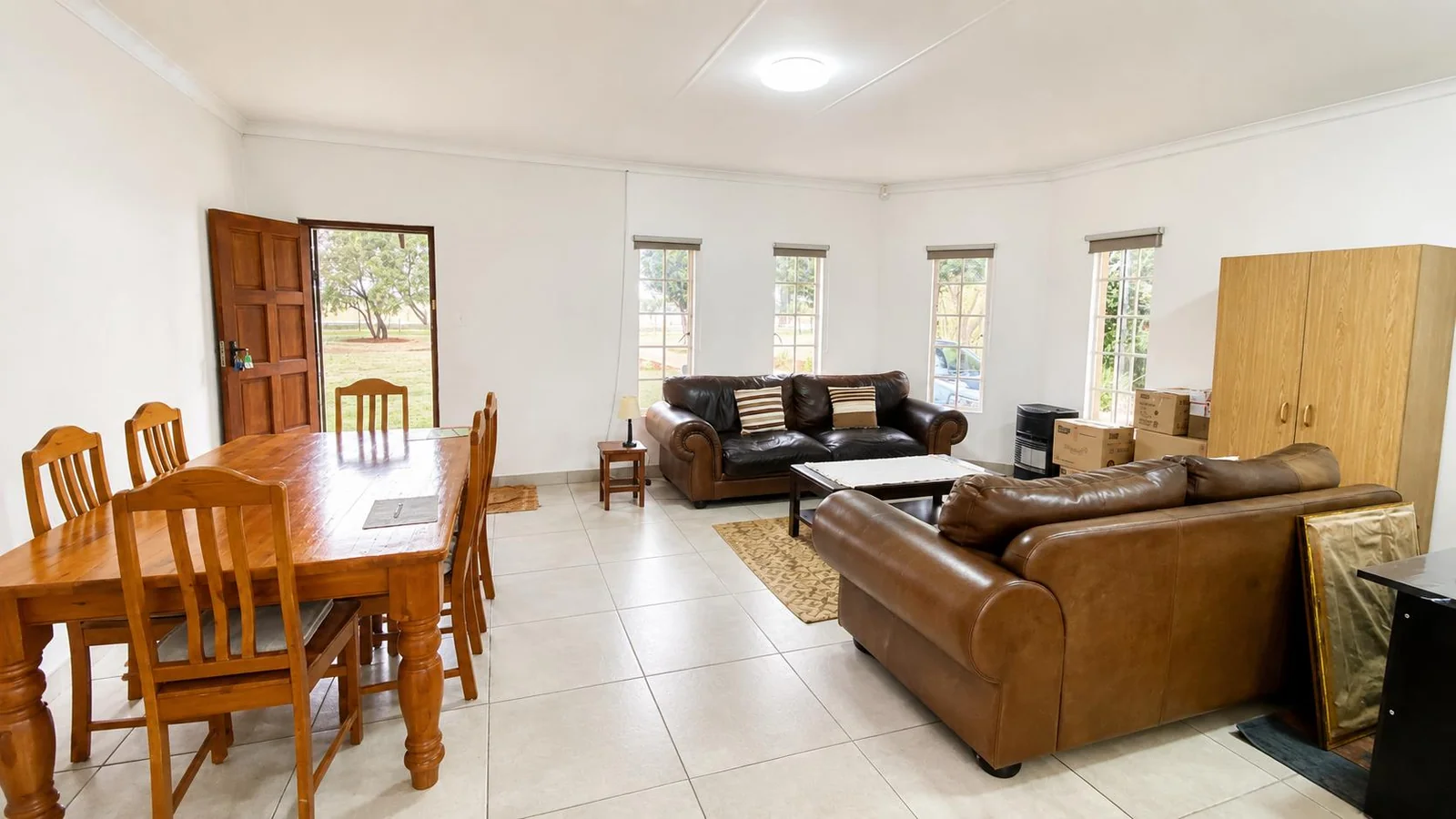 Lovely house on 1ha land to rent in Bainsvlei