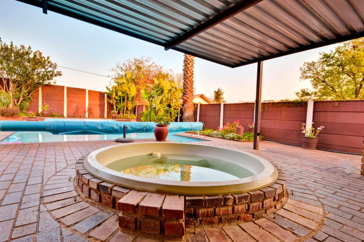 UPPER DISCOVERY / ONTDEKKERSPARK<br/>SPANISH STYLE VILLA WITH LOFT AND BALCONY