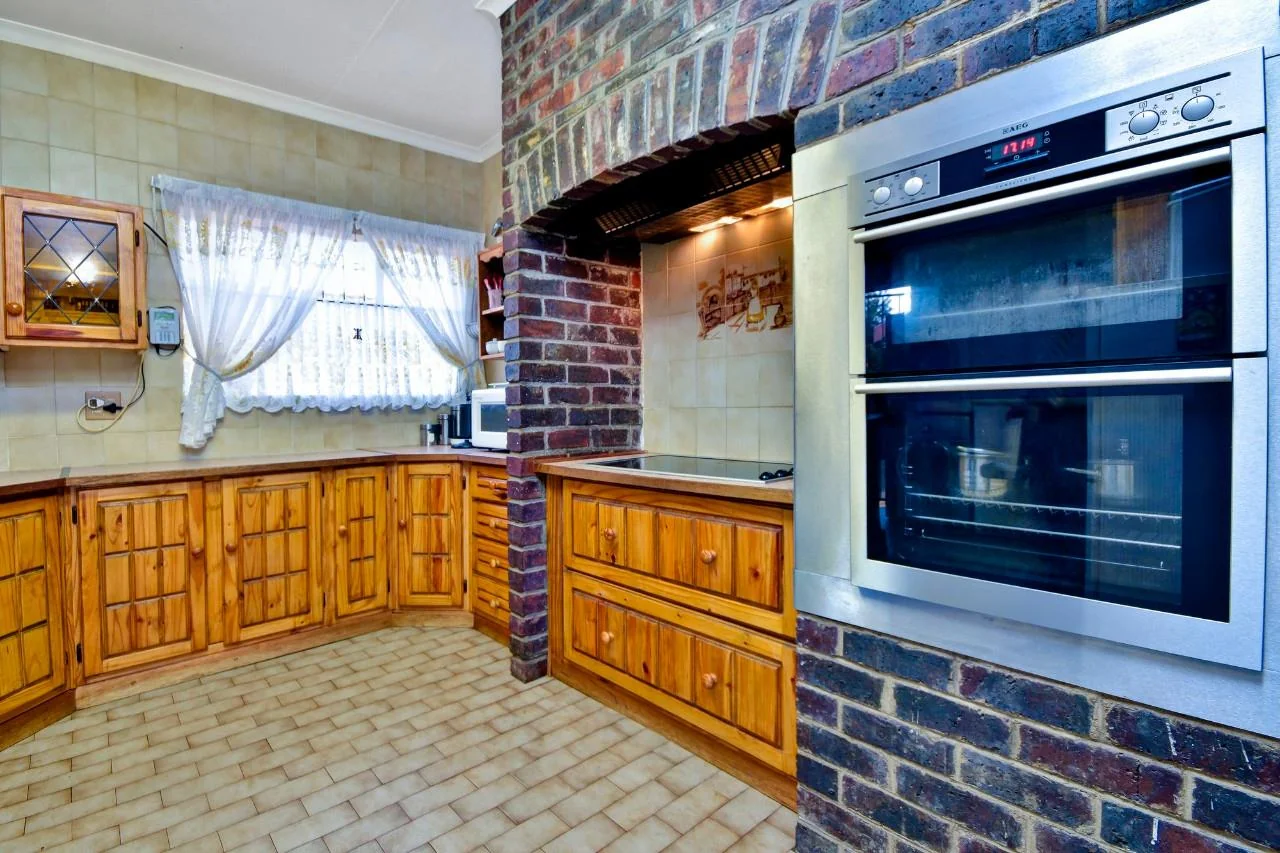 UPPER DISCOVERY / ONTDEKKERSPARK<br/>SPANISH STYLE VILLA WITH LOFT AND BALCONY