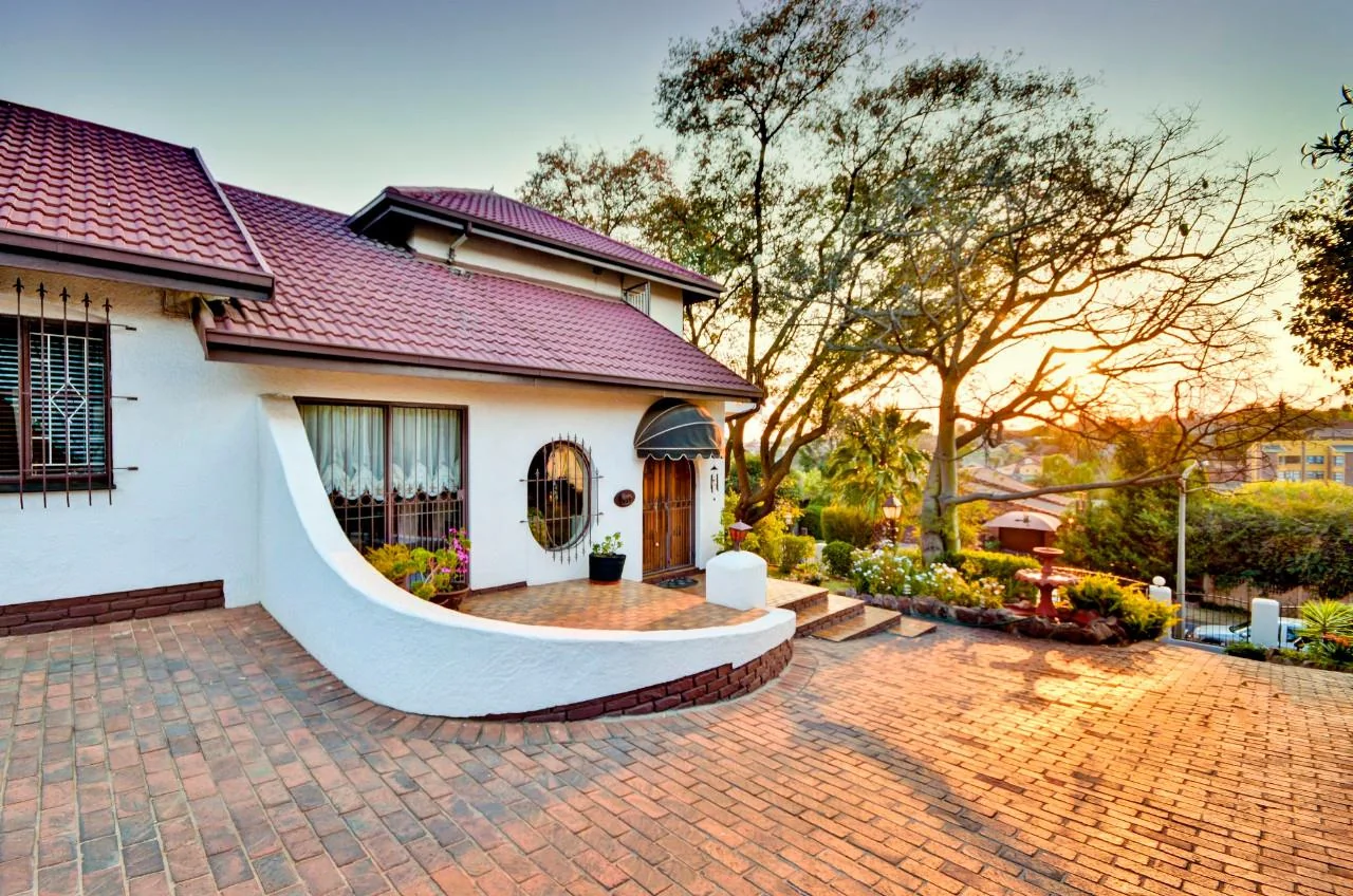 UPPER DISCOVERY / ONTDEKKERSPARK<br/>SPANISH STYLE VILLA WITH LOFT AND BALCONY