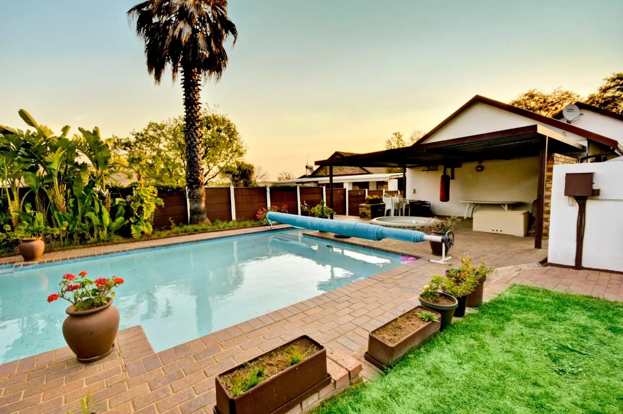 UPPER DISCOVERY / ONTDEKKERSPARK<br/>SPANISH STYLE VILLA WITH LOFT AND BALCONY