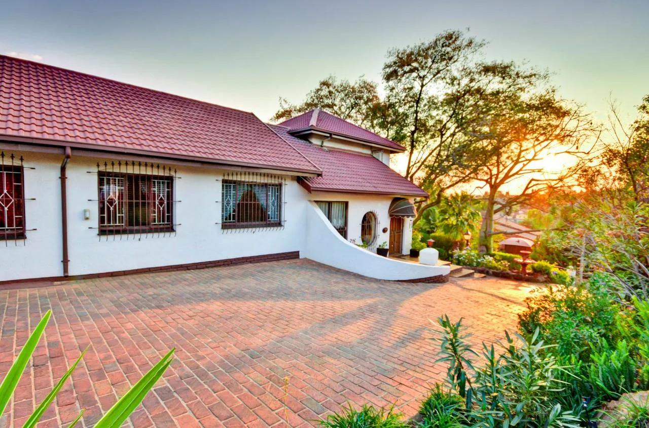 UPPER DISCOVERY / ONTDEKKERSPARK<br/>SPANISH STYLE VILLA WITH LOFT AND BALCONY