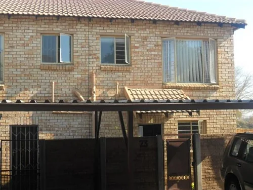 Allen's Nek, Roodepoort