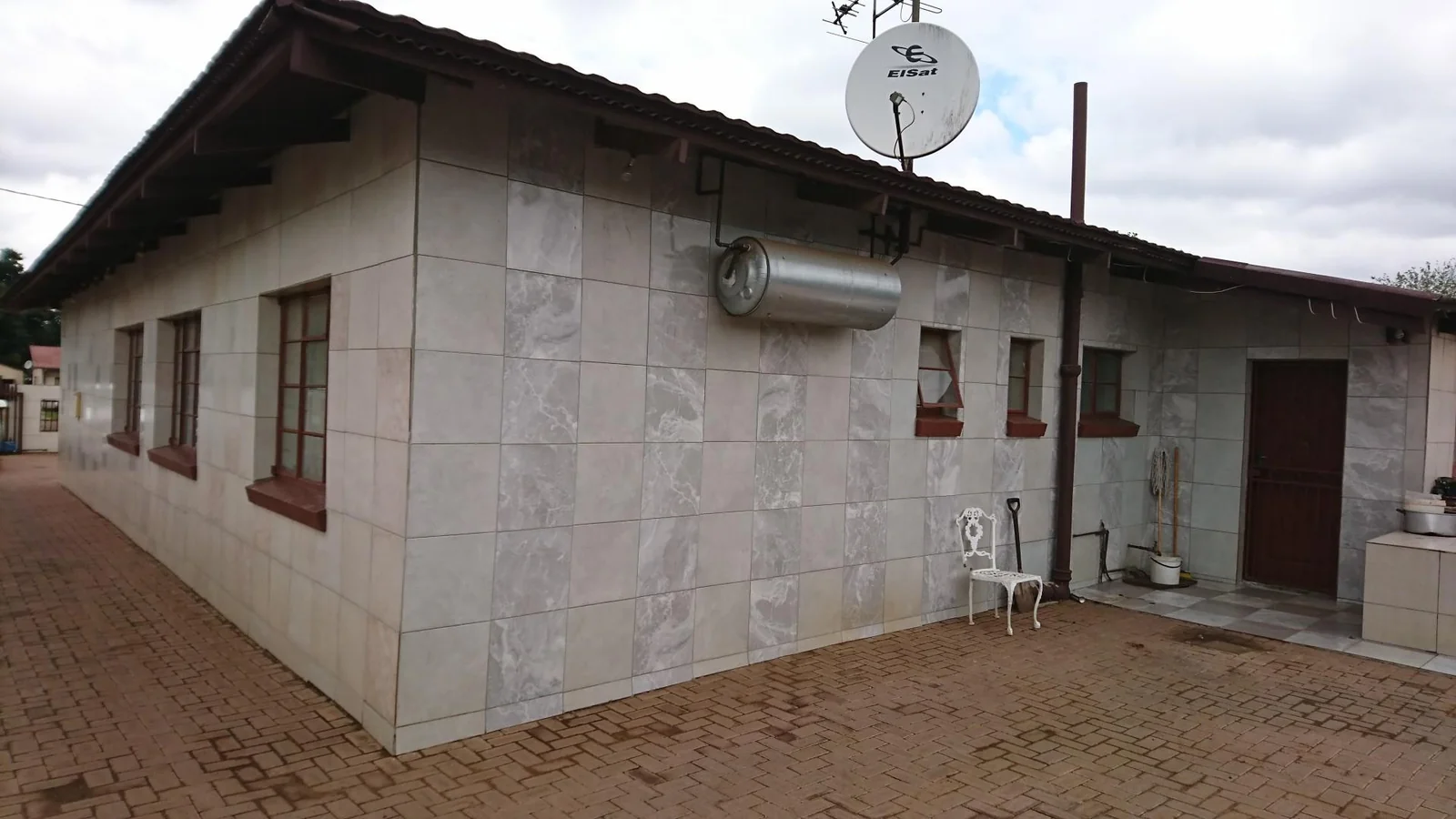 EARN EXTRA INCOME - FLAT RENTAL.