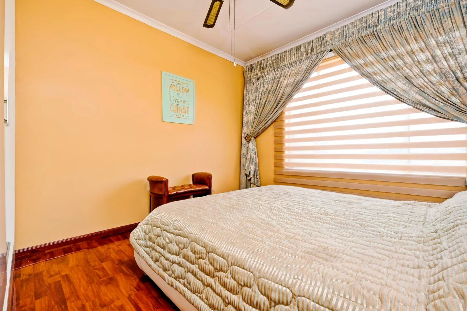 A beautiful huge low maintenance unit in a sought after complex!!!