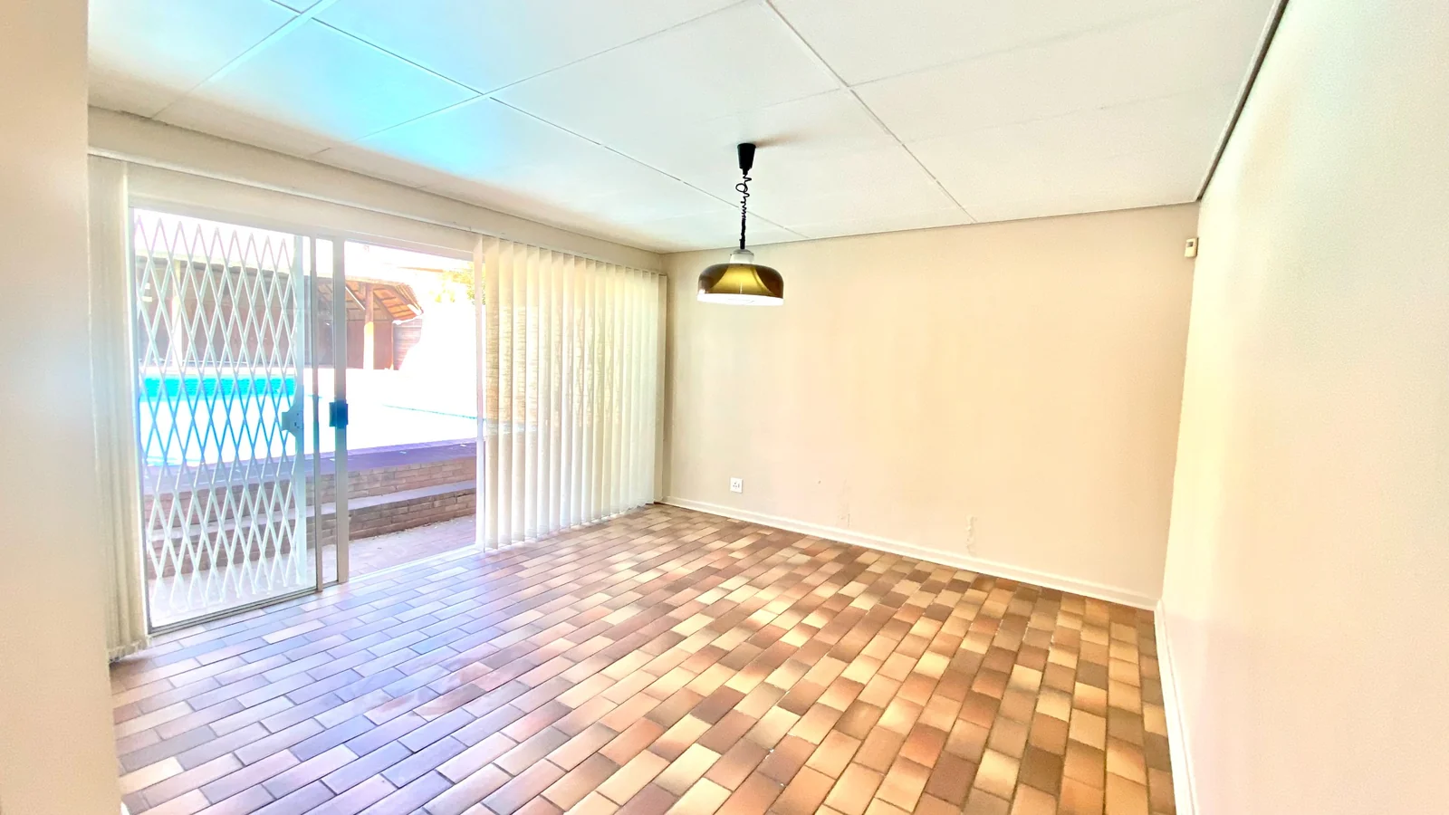 Four bedroom house to let in Fichardtpark.