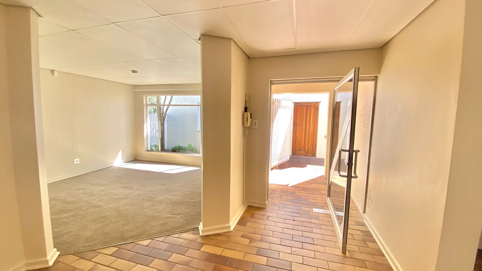 Four bedroom house to let in Fichardtpark.