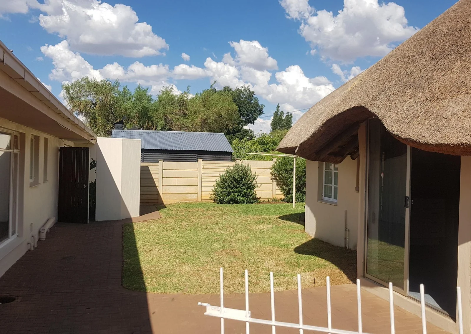 Four bedroom house to let in Fichardtpark.