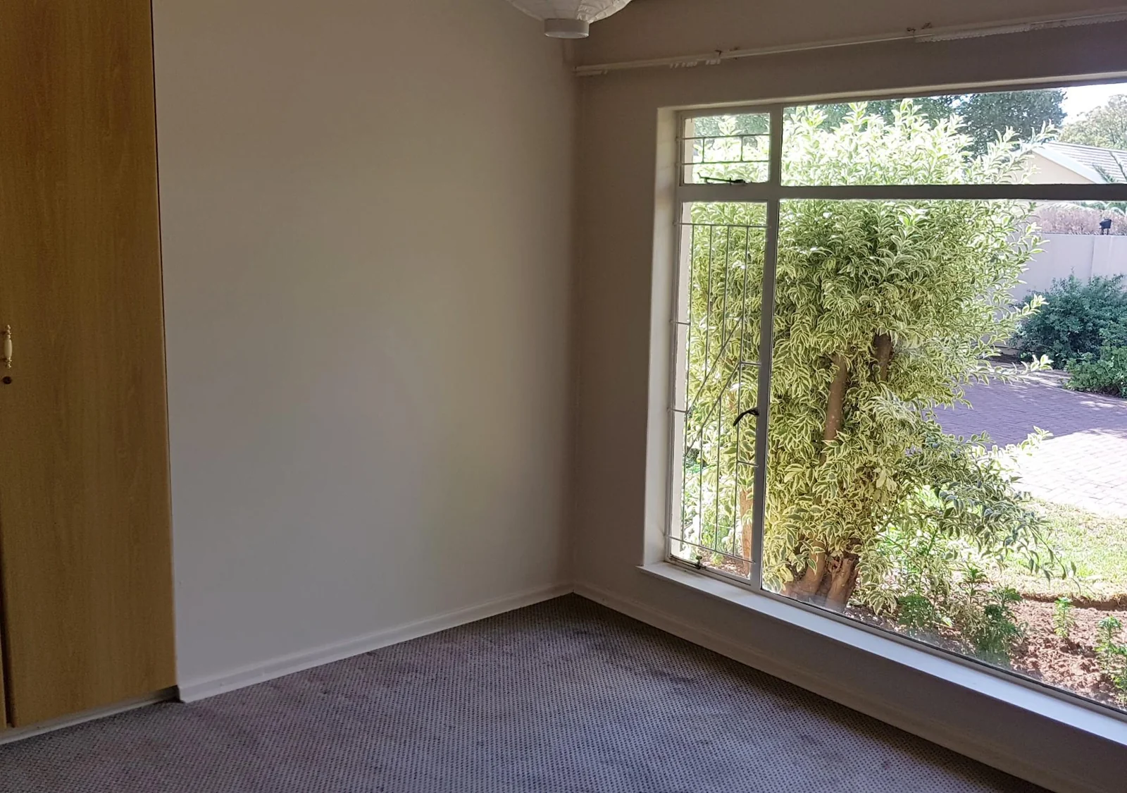 Four bedroom house to let in Fichardtpark.