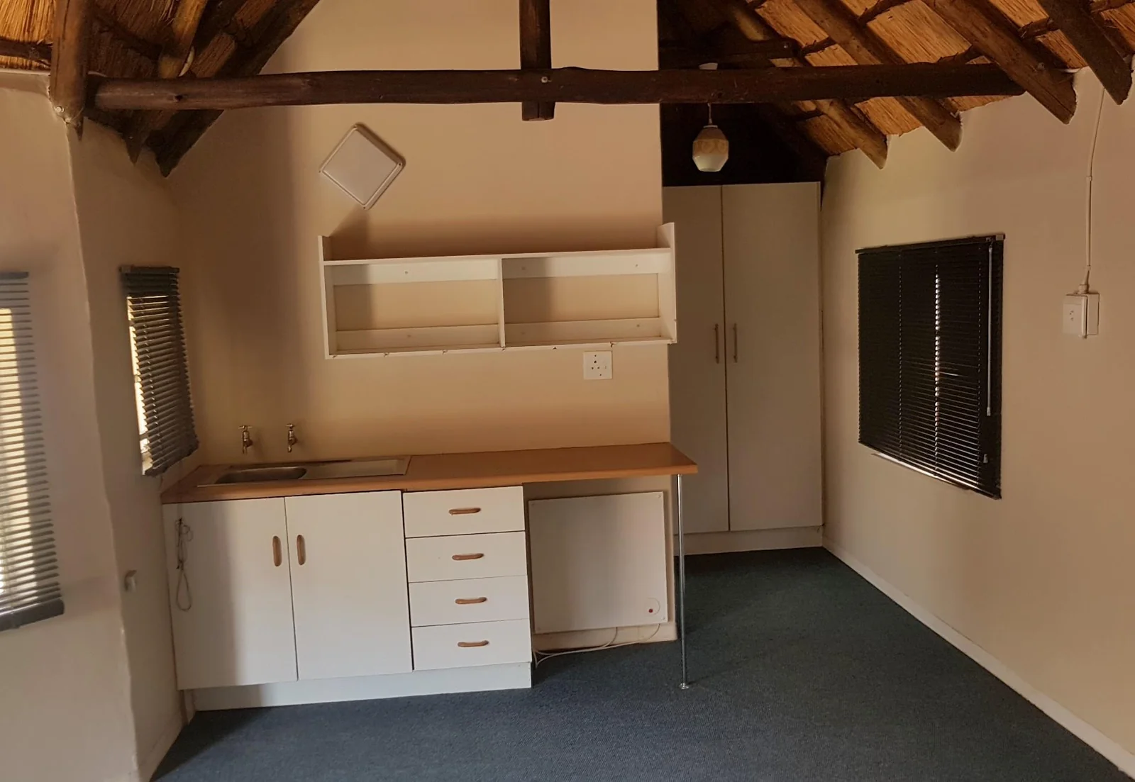 Four bedroom house to let in Fichardtpark.