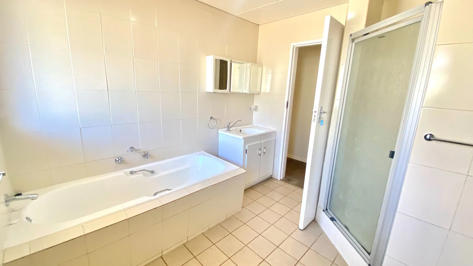 Four bedroom house to let in Fichardtpark.