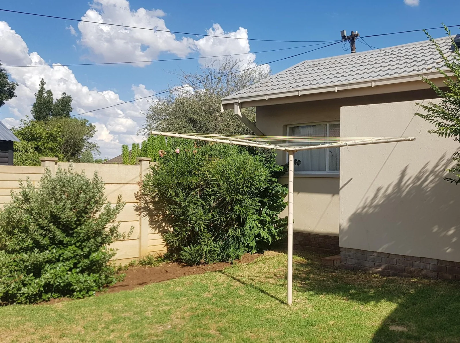 Four bedroom house to let in Fichardtpark.