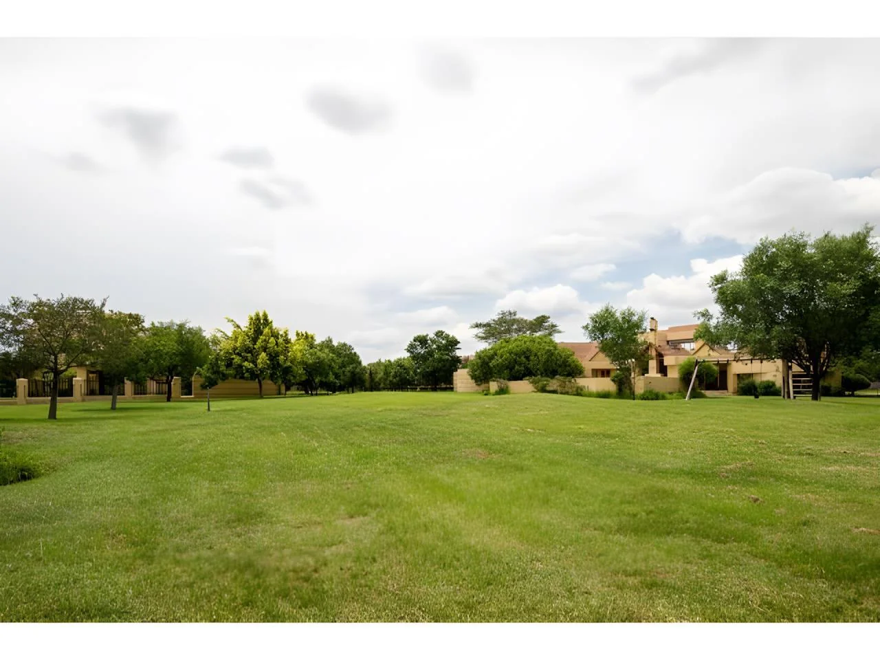 Expansive 7 Bedroom Modern House in Midrand with Secure Living and Flatlets for Ultimate Versatility