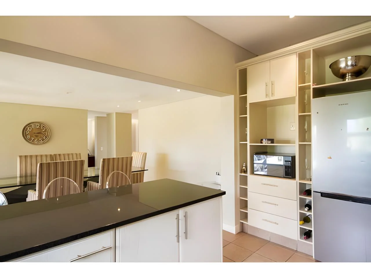 Expansive 7 Bedroom Modern House in Midrand with Secure Living and Flatlets for Ultimate Versatility