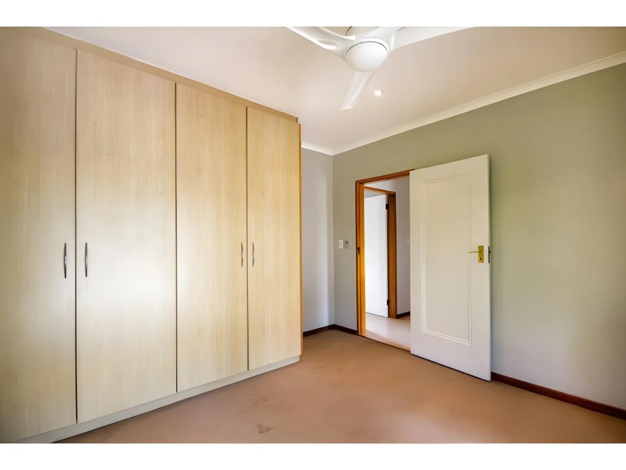 Expansive 7 Bedroom Modern House in Midrand with Secure Living and Flatlets for Ultimate Versatility