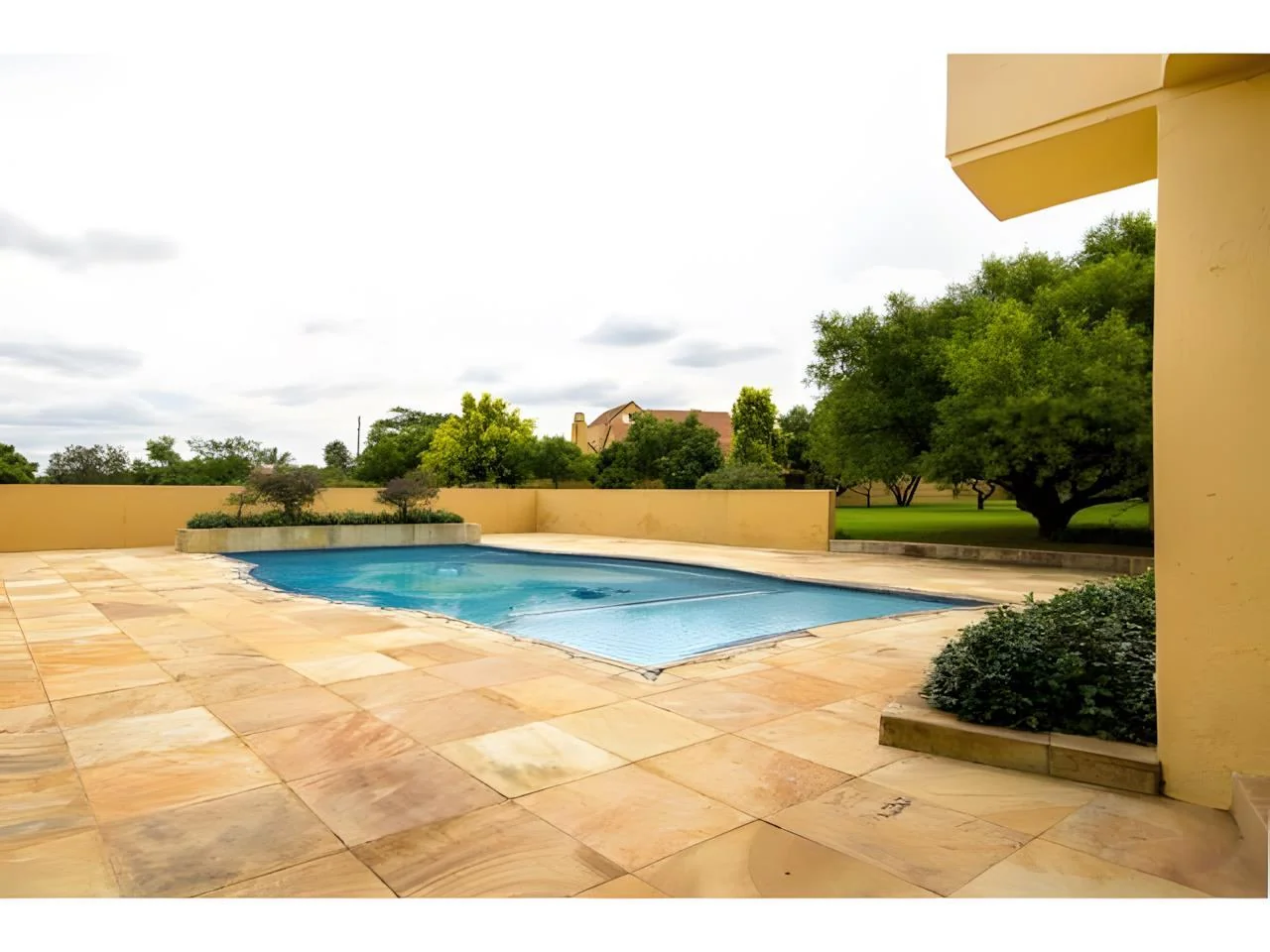 Expansive 7 Bedroom Modern House in Midrand with Secure Living and Flatlets for Ultimate Versatility