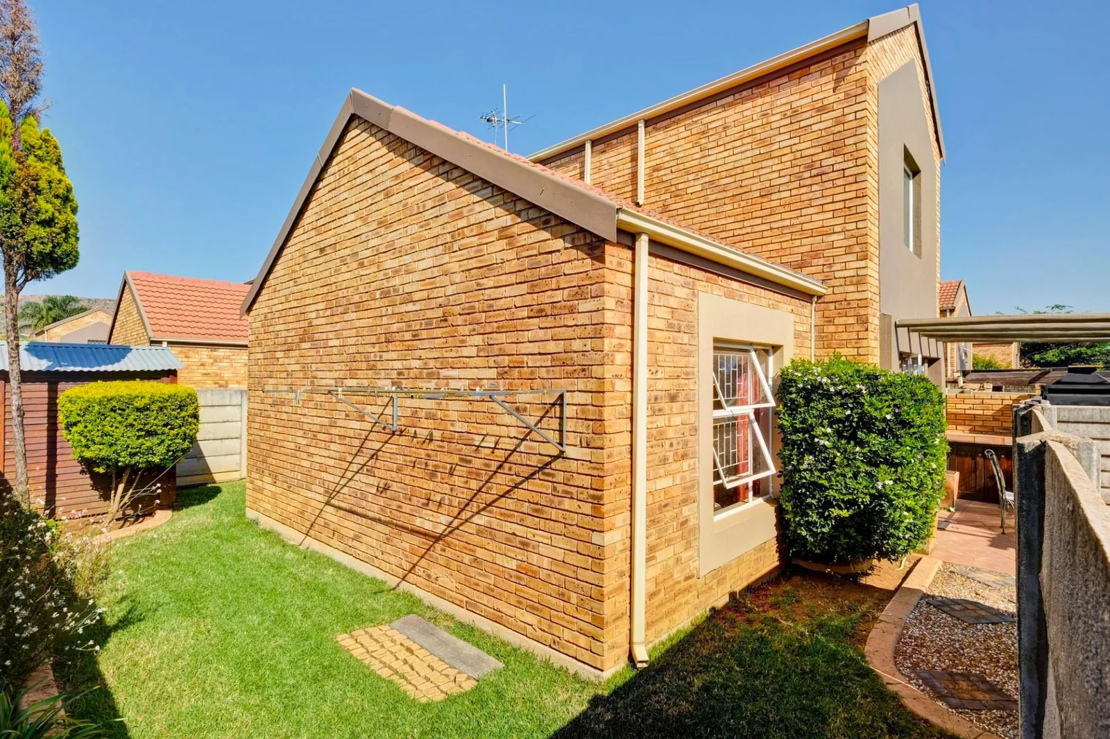 2 Bedroom , 1 Bathroom Duplex for Sale