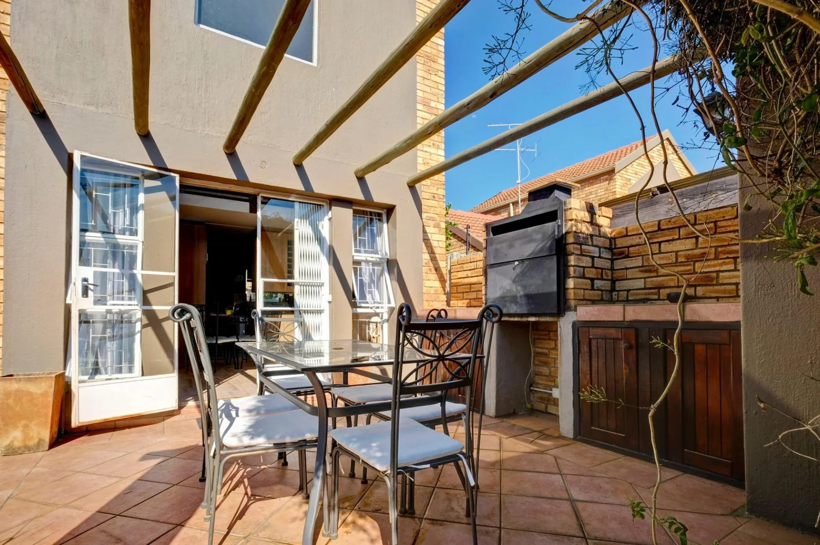 2 Bedroom , 1 Bathroom Duplex for Sale