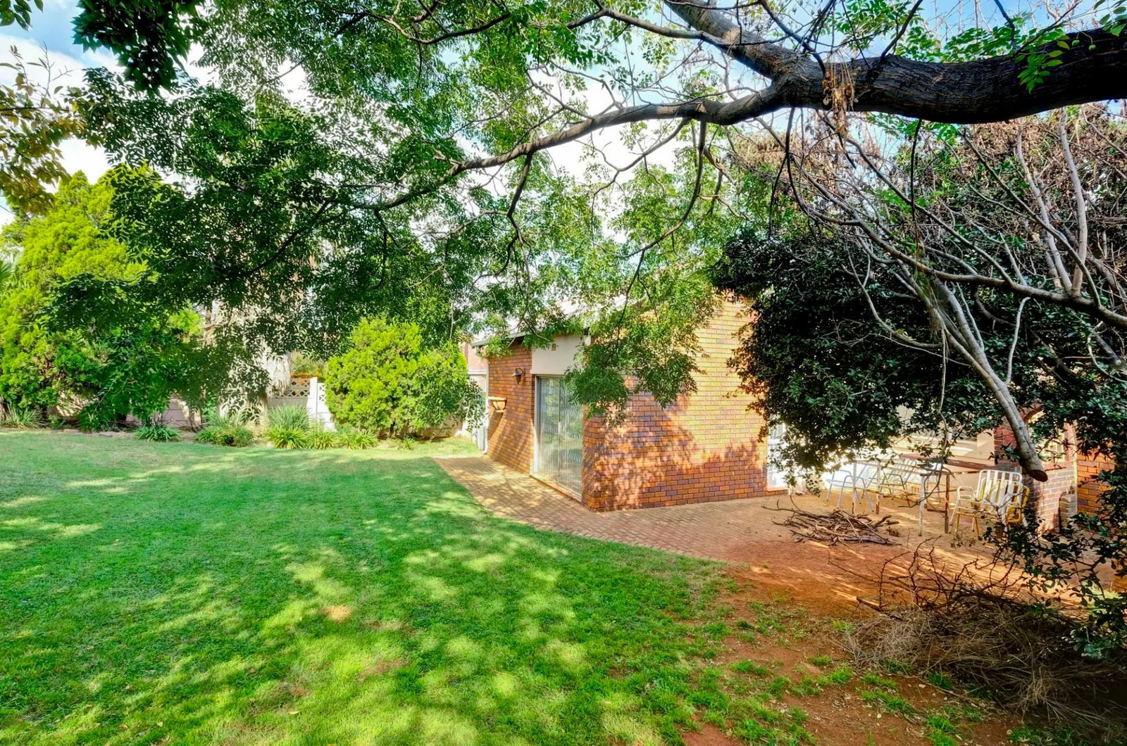 3 Bedroom house in Discovery, Roodepoort