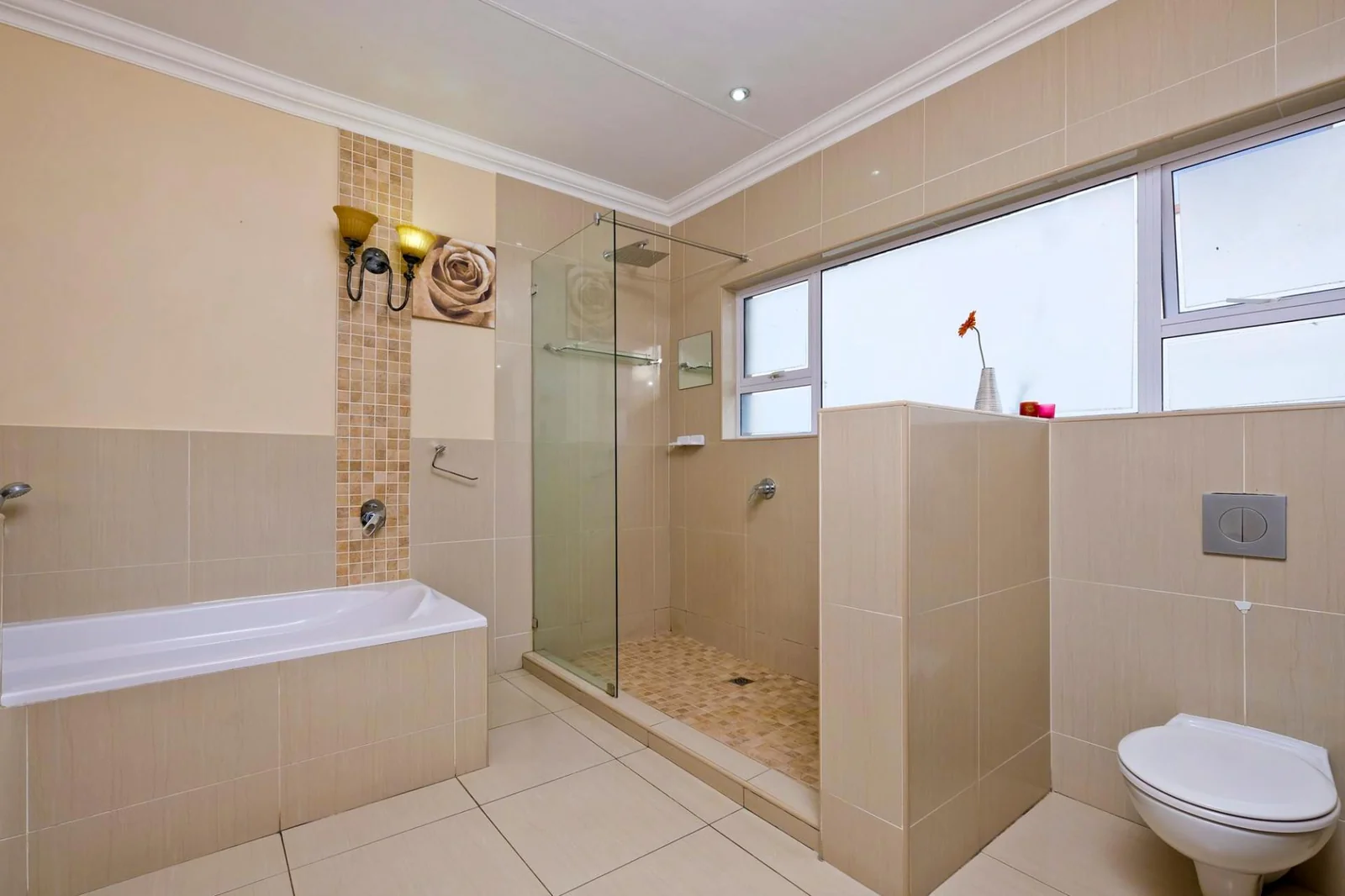 3 BEDROOM HOUSE FOR SALE IN DISCOVERY