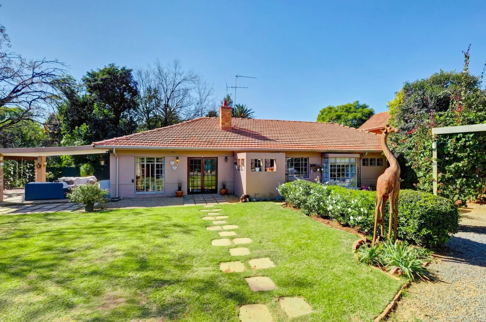 Beautiful Farms Style Home with Large Open Living Space