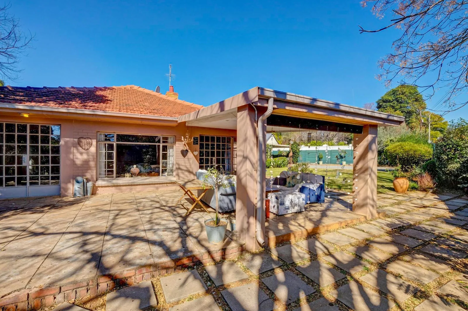 Beautiful Farms Style Home with Large Open Living Space