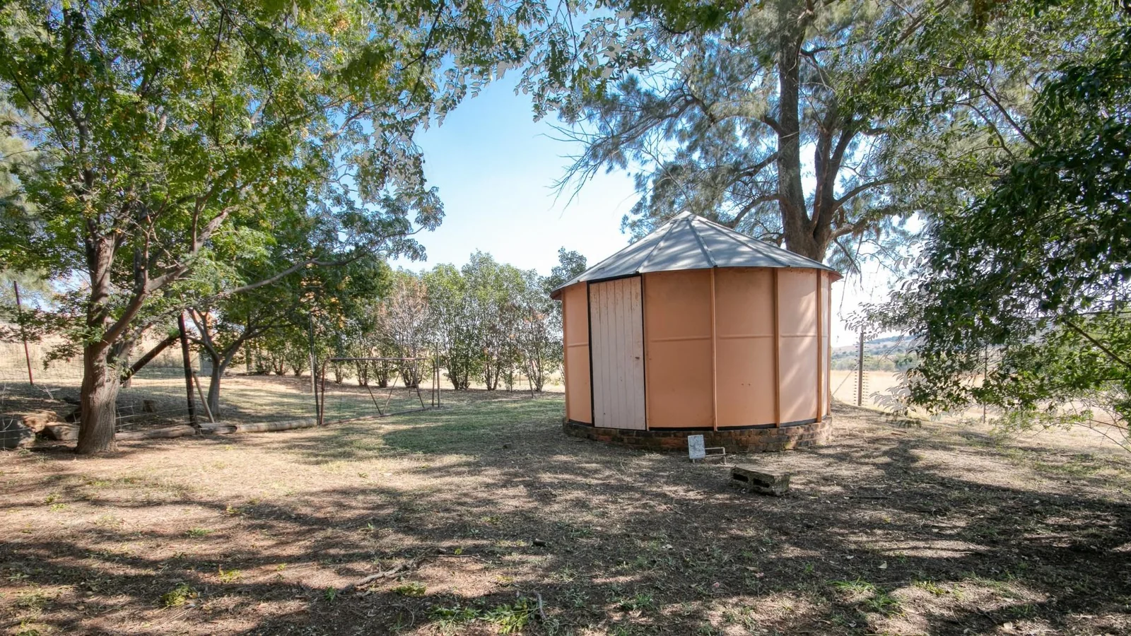 Agricultural 10.8ha Farm For Sale in Magaliesburg