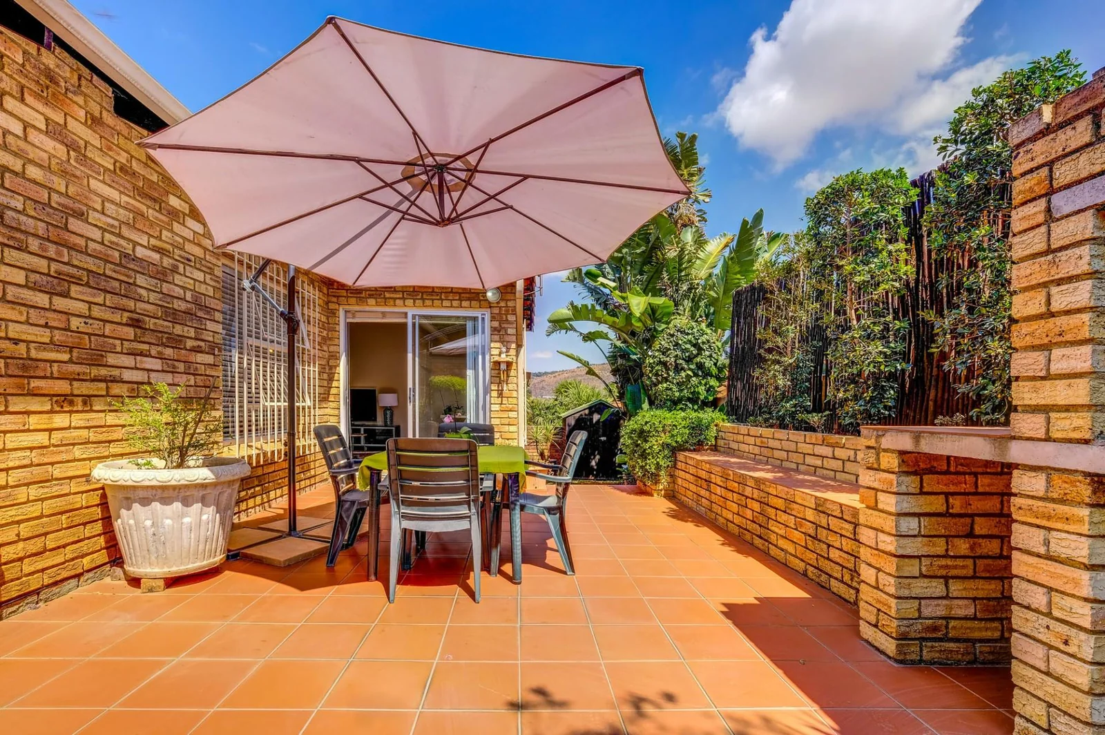 Superb simplex in a prime location