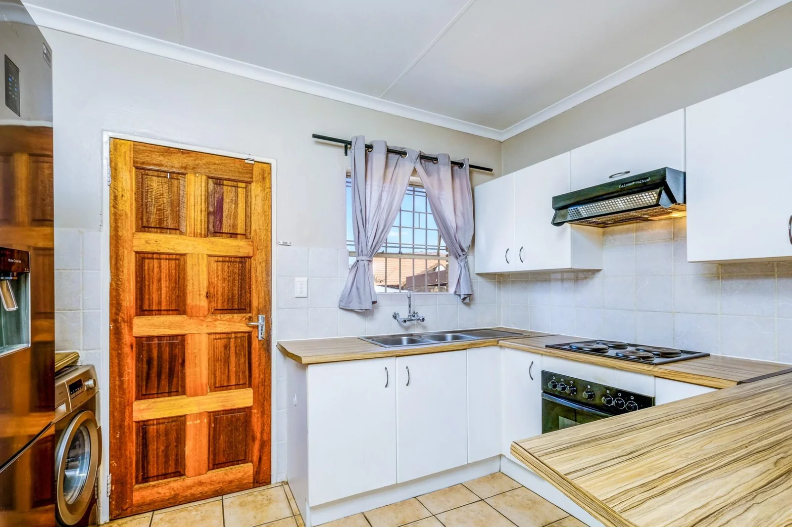 Superb simplex in a prime location