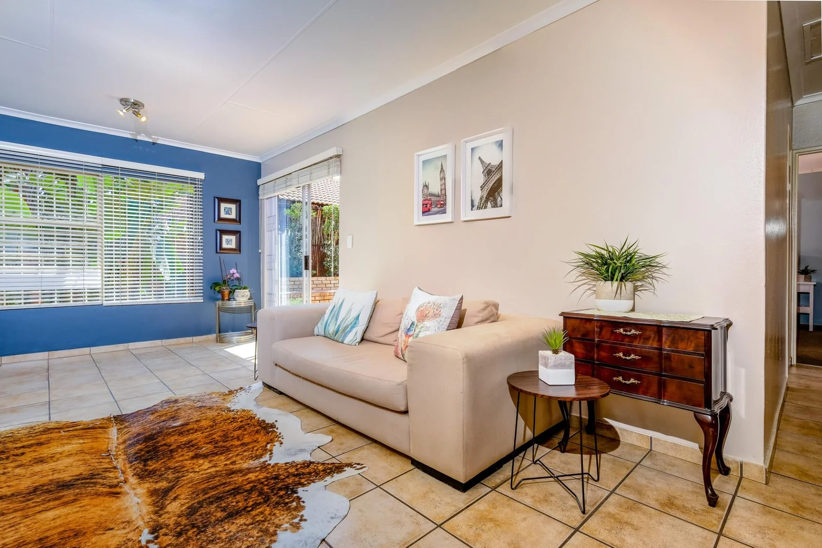 Superb simplex in a prime location