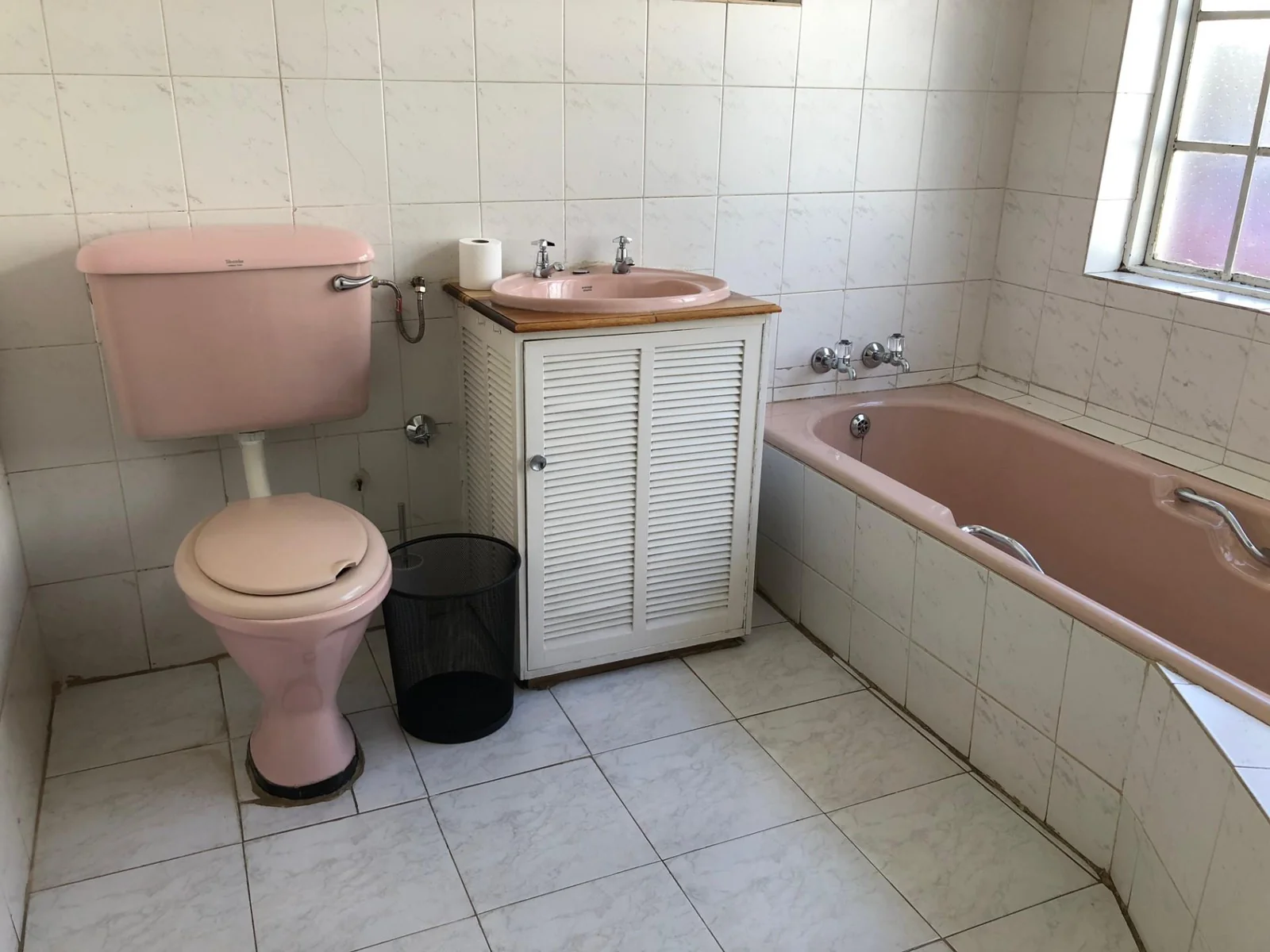 Commercial gem in Willows.