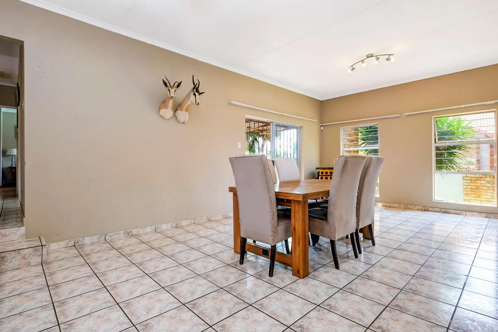 3 BEDROOM CLUSTER HOUSE IN WELTEVREDENPARK