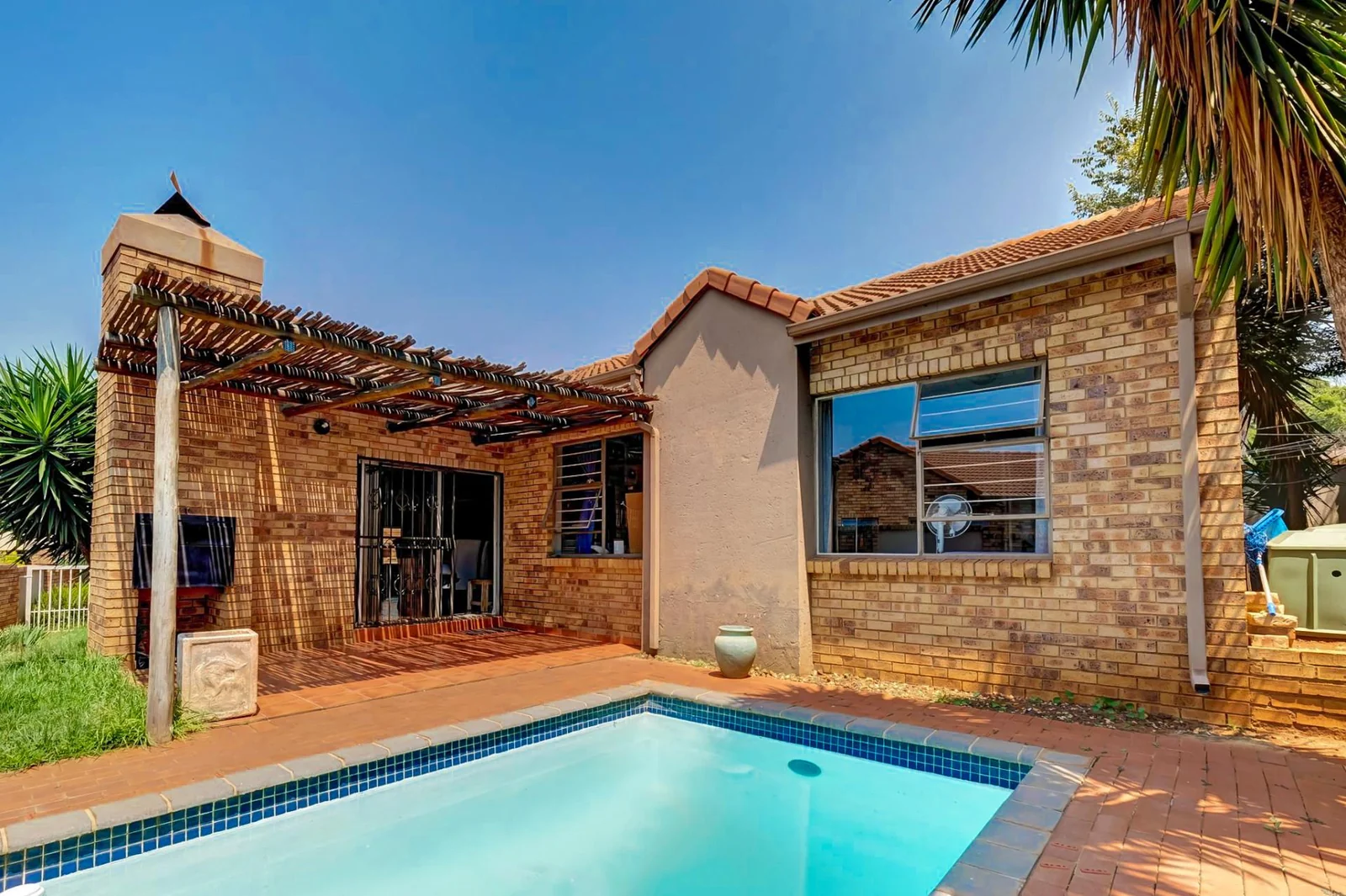 3 BEDROOM CLUSTER HOUSE IN WELTEVREDENPARK