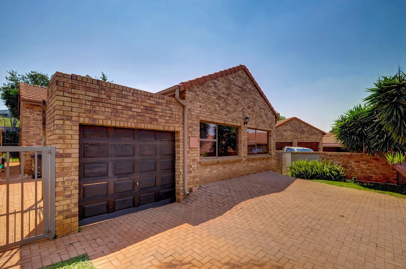 3 BEDROOM CLUSTER HOUSE IN WELTEVREDENPARK