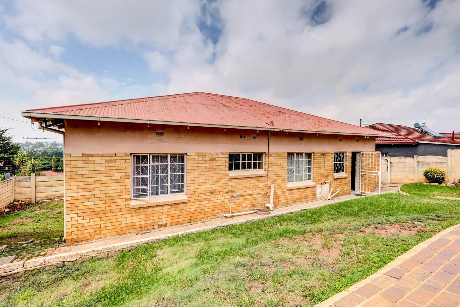 3 BEDROOM HOUSE IN DISCOVERY