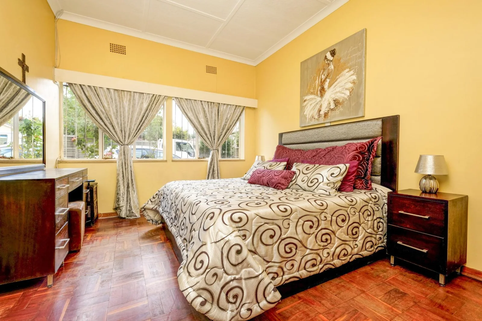 4 BEDROOM HOUSE IN DISCOVERY