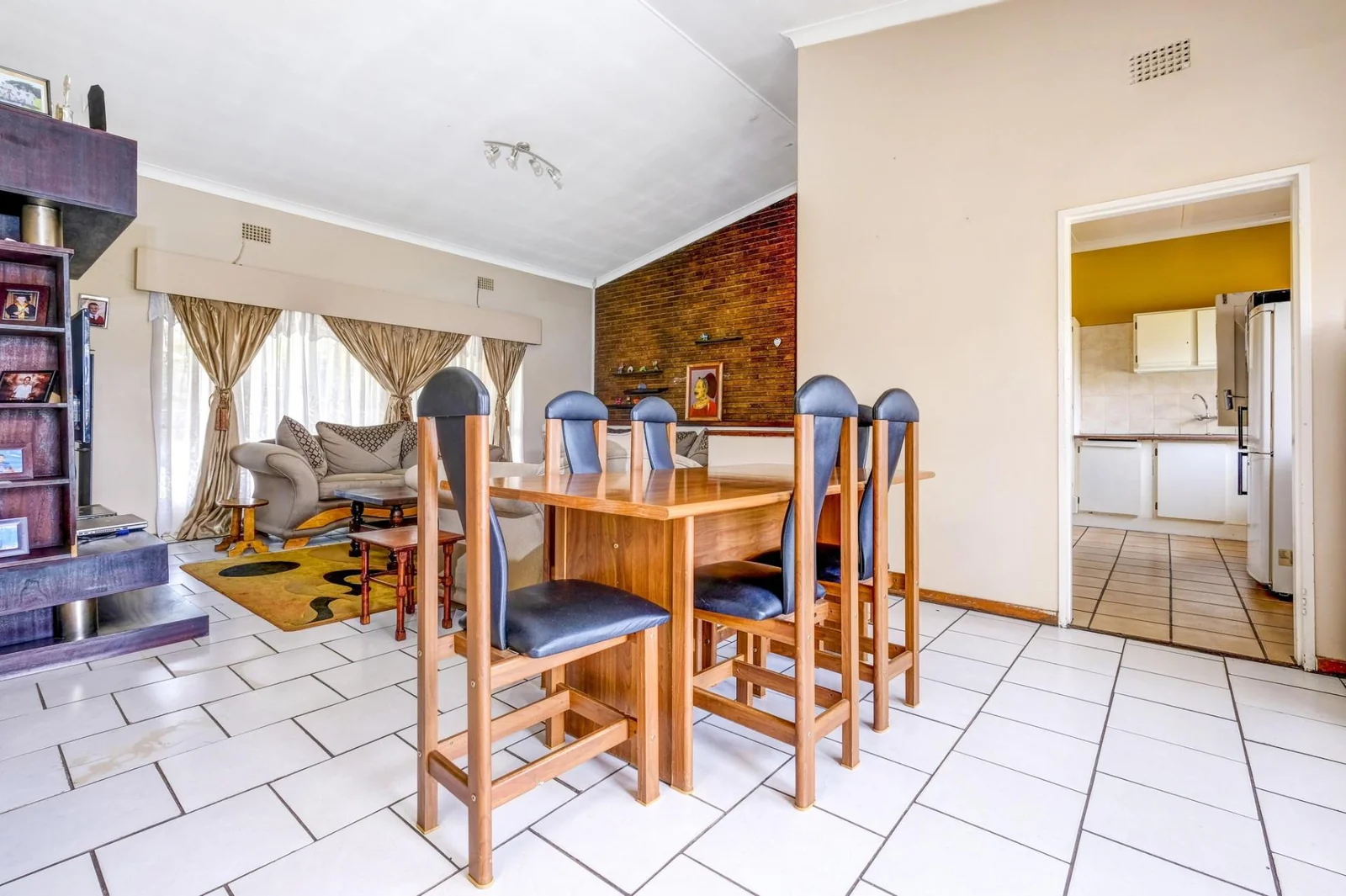 4 BEDROOM HOUSE IN DISCOVERY