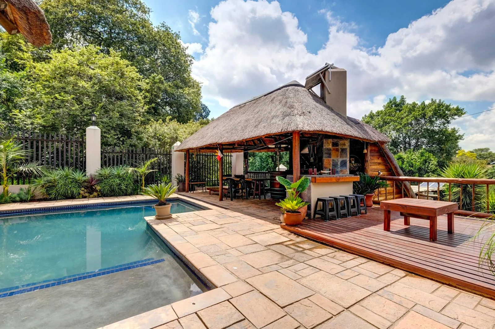 5 BEDROOM HOUSE IN RANDPARK RIDGE