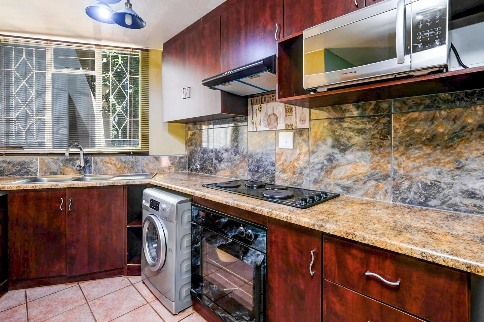 3 BEDROOM APARTMENT FOR SALE IN FLORIDA