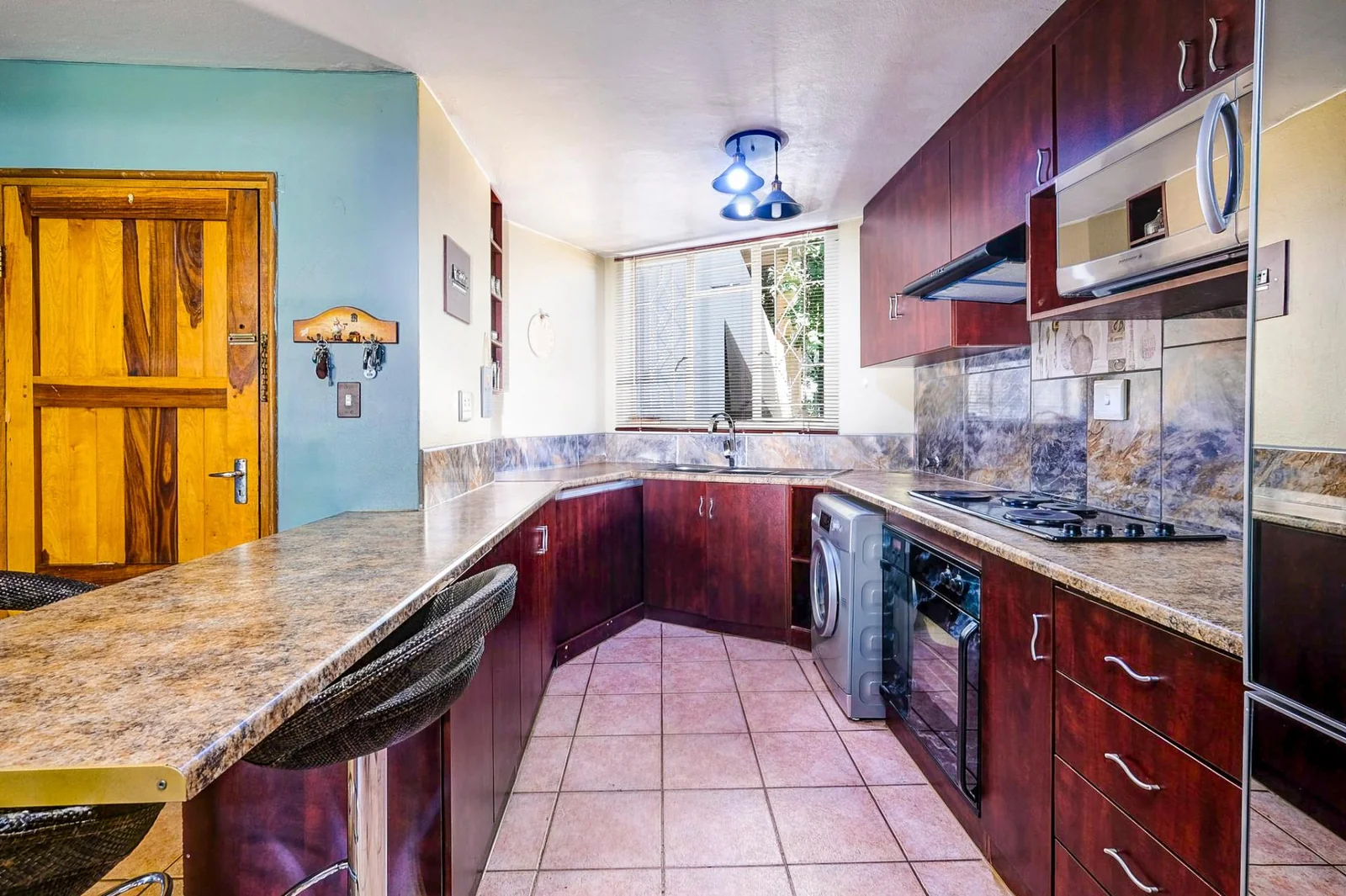 3 BEDROOM APARTMENT FOR SALE IN FLORIDA