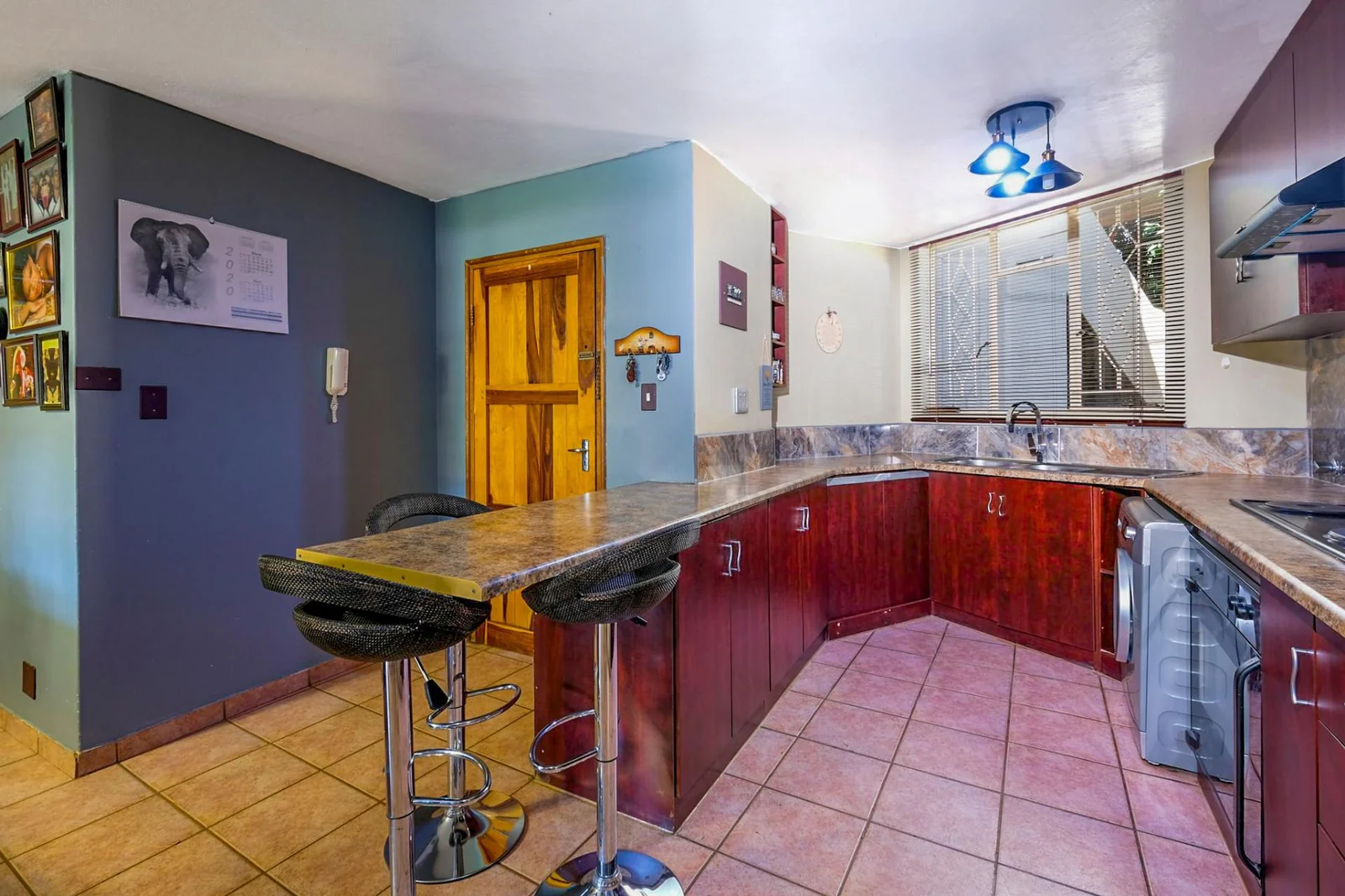 3 BEDROOM APARTMENT FOR SALE IN FLORIDA