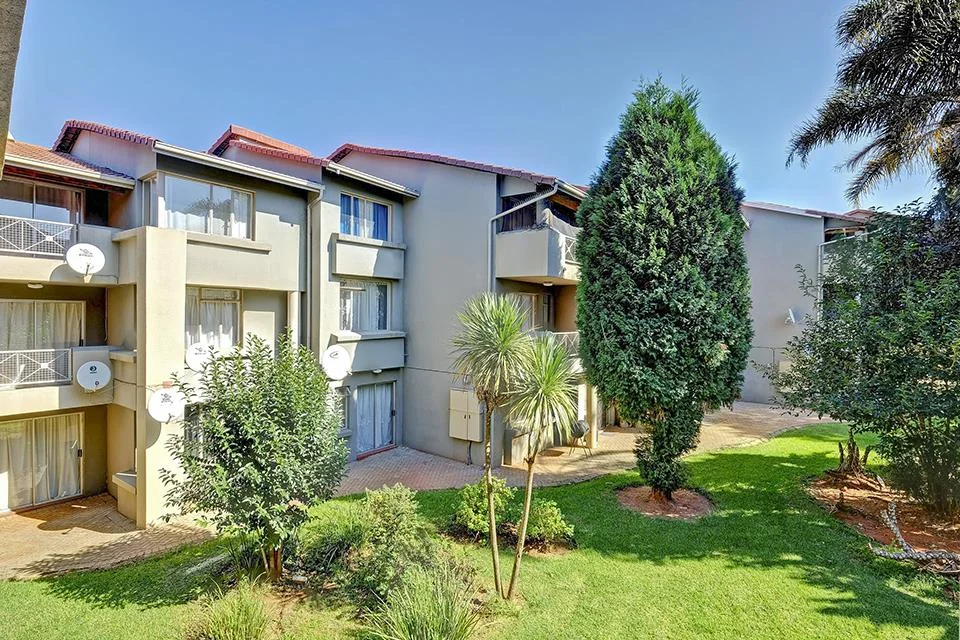 3 BEDROOM APARTMENT FOR SALE IN FLORIDA