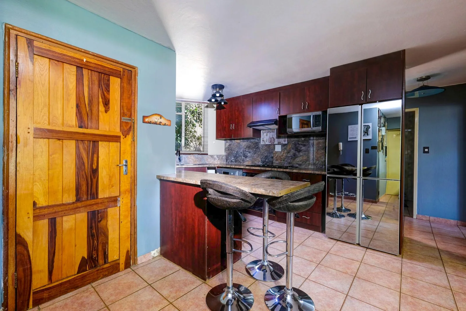 3 BEDROOM APARTMENT FOR SALE IN FLORIDA