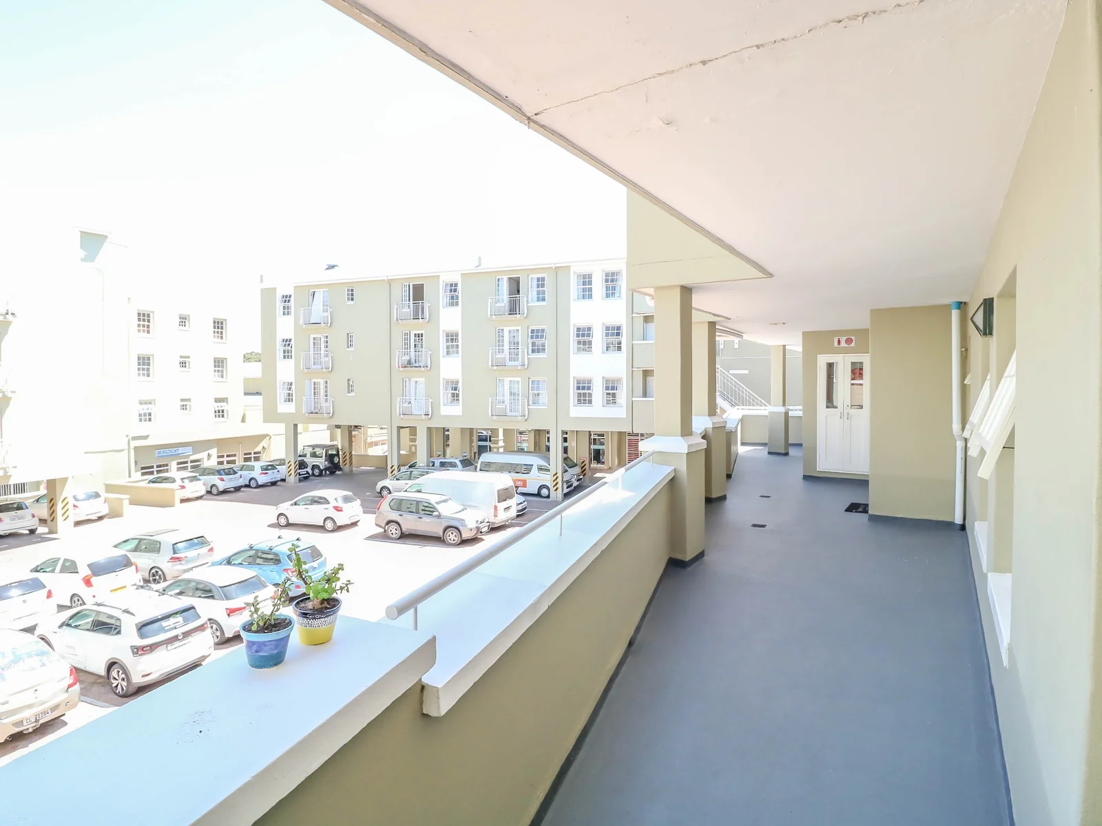 4 Bedroom semi furnished apartment in Bergzicht Plaza to rent 1 December 2026 - R34 100.00