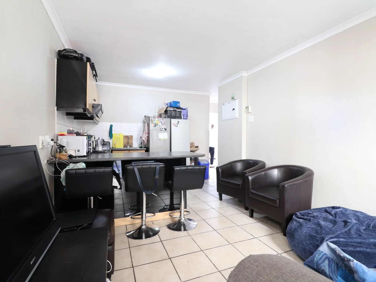 4 Bedroom semi furnished apartment in Bergzicht Plaza to rent 1 December 2026 - R34 100.00