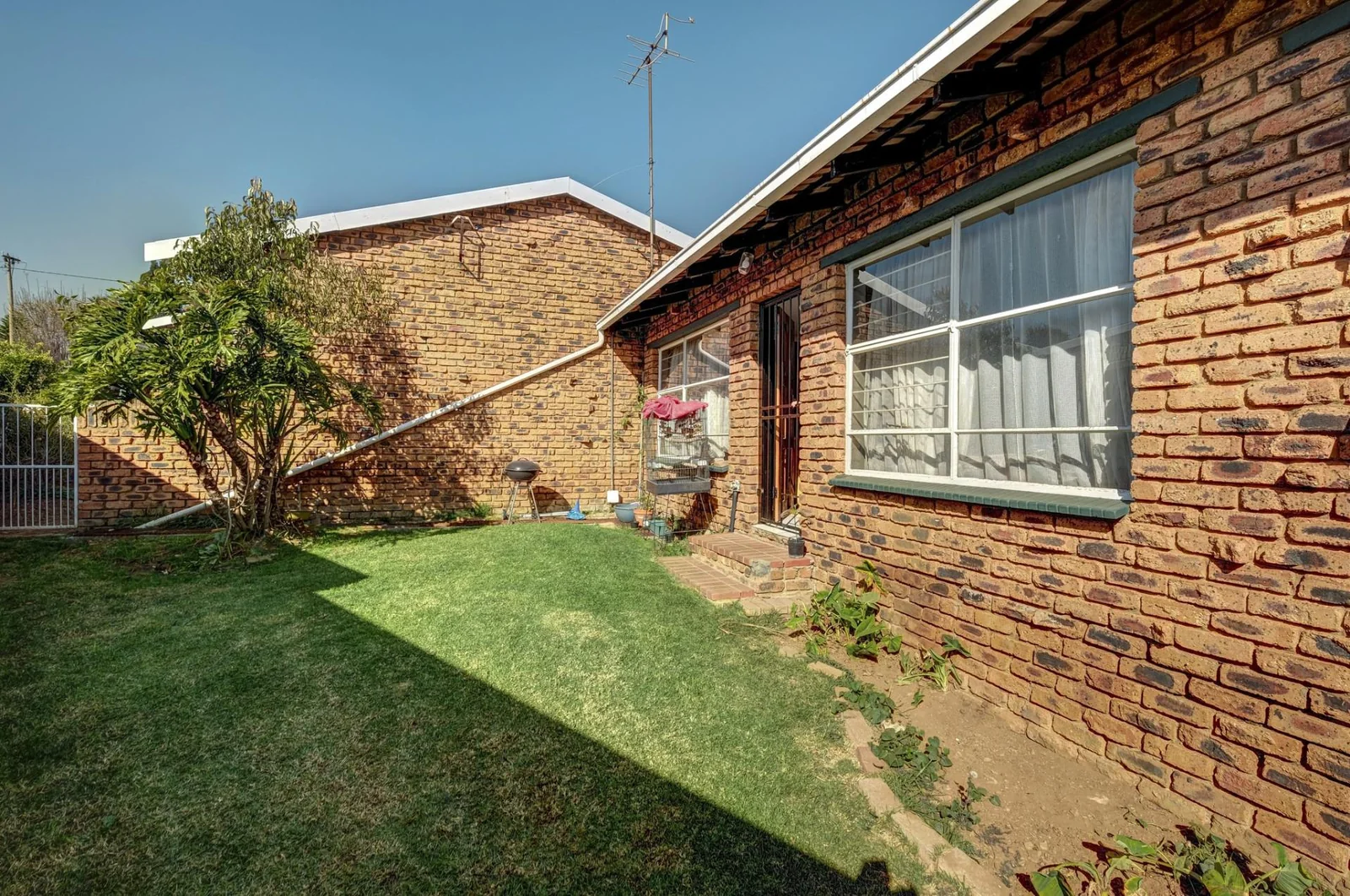 3 BEDROOM SIMPLEX IN MINDALORE