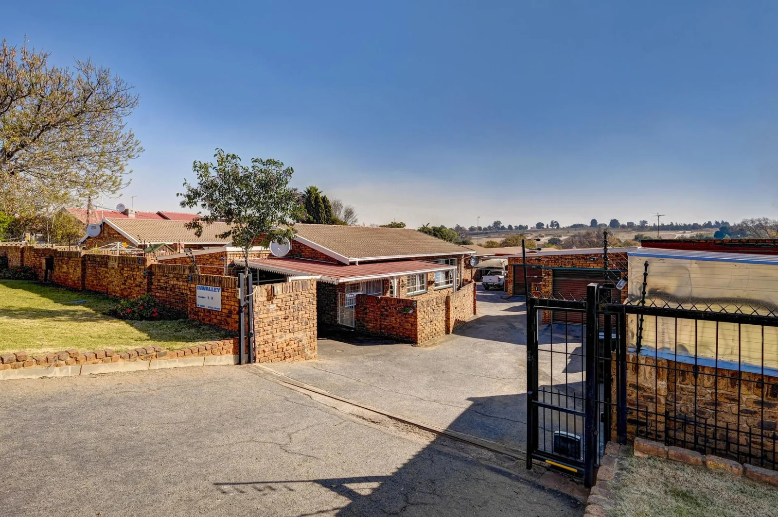 3 BEDROOM SIMPLEX IN MINDALORE