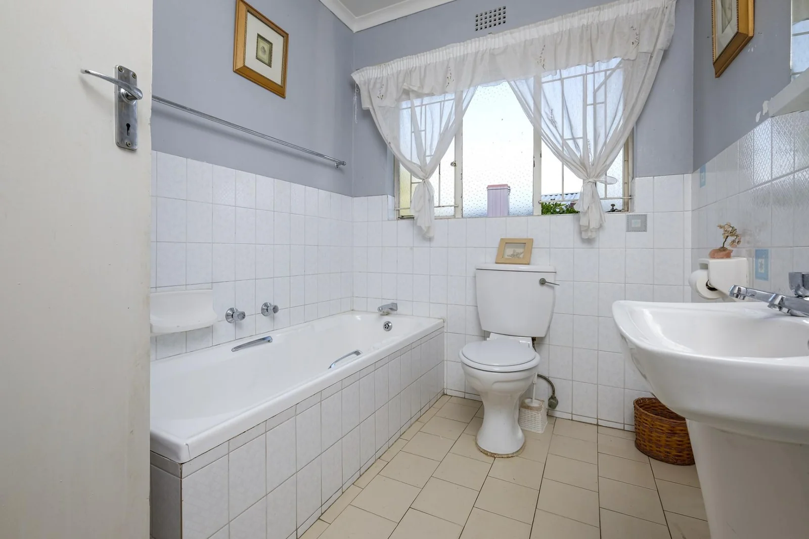 DISCOVERY - 4 BEDROOMS WITH FLATLET