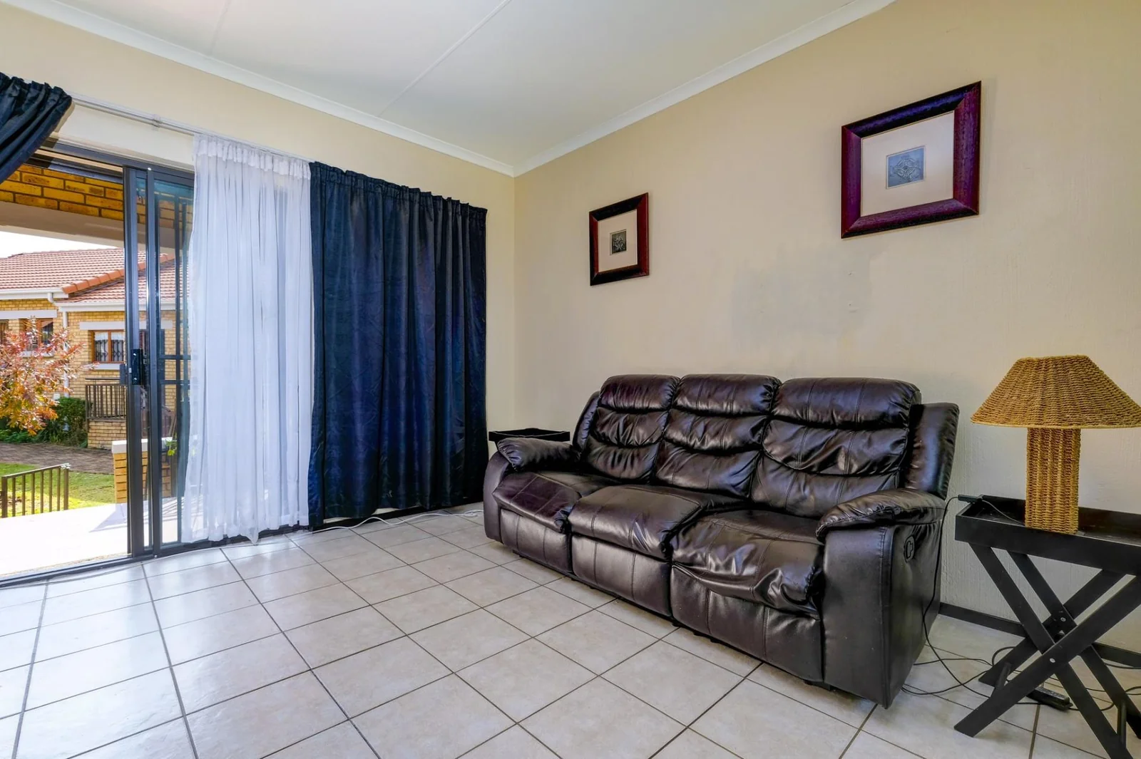 2 BEDROOM SIMPLEX FOR SALE IN RANDPARK RIDGE